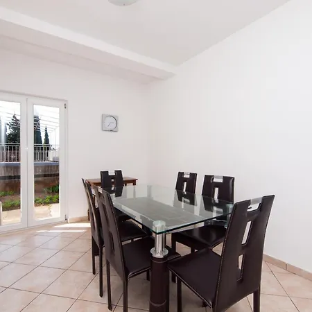 Epidaurus * ツァヴタット